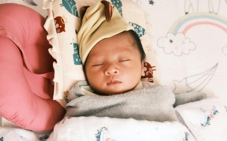 Mau Si Kecil Tidur Nyenyak? Coba 6 Tips Beli Tempat Tidur Bayi Ini!