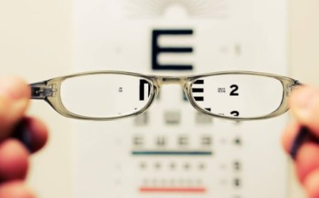 Perbedaan Lensa Photocromic dan Bluecromic pada Kacamata