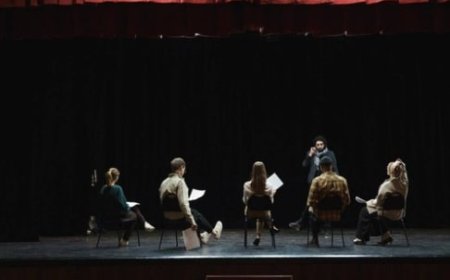 Arti Moderator dan Perbedaan Tugasnya dengan Narator