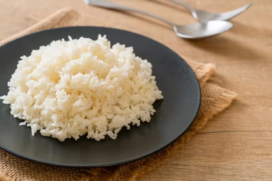 Rahasia Nasi Pulen dan Lezat: Tambahkan Sedikit Cuka saat Memasak!